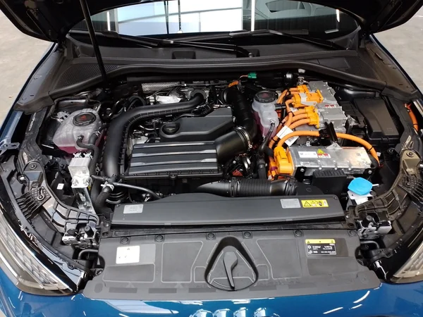 AUDI A3 Sportback PHEV (2024) — foto 12 van 15
