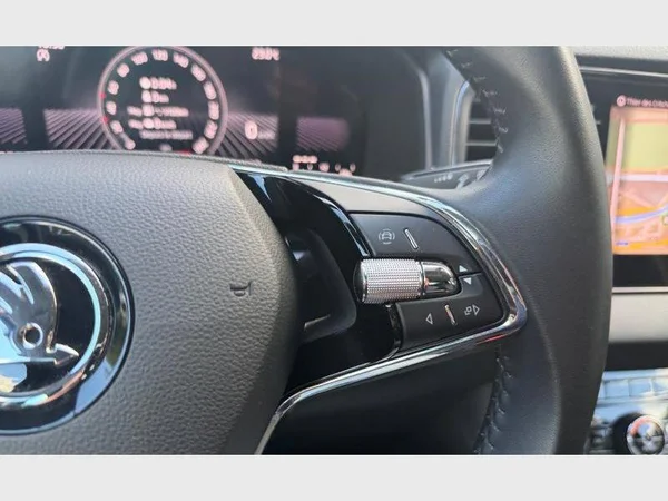 Skoda Karoq (2023) — foto 17 van 25