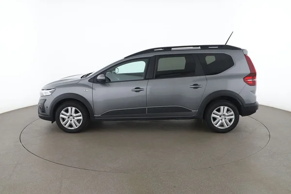 Dacia Jogger (2023) — foto 9 van 16