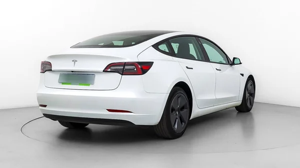 Tesla Model 3 (2023) — foto 45 van 83