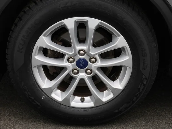Ford Kuga (2022) — foto 4 van 41