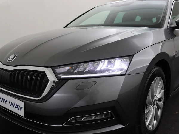 SKODA Octavia Combi (2024) — foto 8 van 18