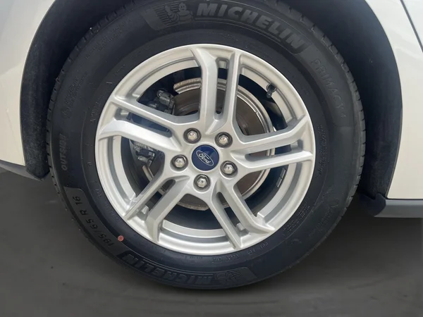Ford Focus (2018) — foto 16 van 19