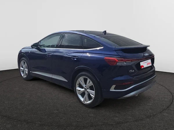 AUDI Q4 Sportback e-tron (2025) — foto 18 van 24