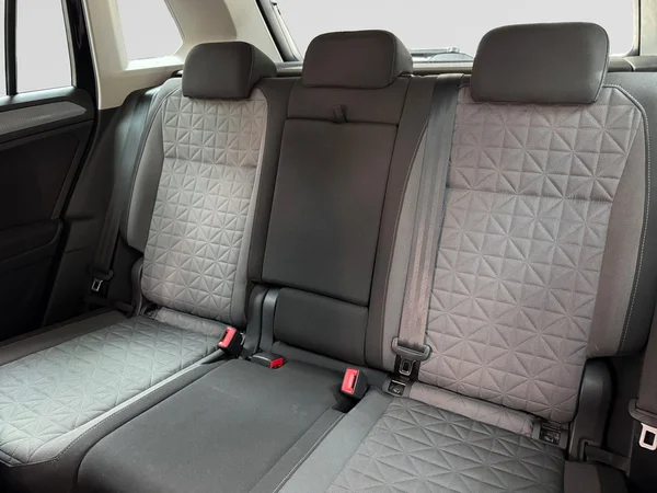 VOLKSWAGEN Tiguan (2020) — foto 8 van 19