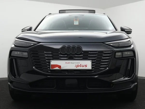 AUDI Q6 e-tron (2026) — foto 28 van 33