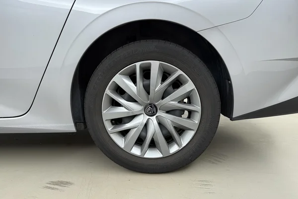 Peugeot 308 SW (2022) — foto 16 van 19