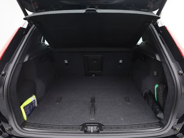 VOLVO XC40 (2024) — foto 2 van 21