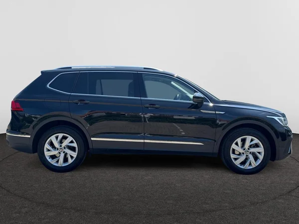 VOLKSWAGEN Tiguan Allspace (2023) — foto 8 van 21