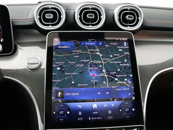 Mercedes-Benz C-Klasse (2025) — foto 13 van 36