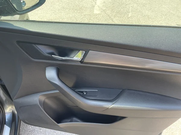 SKODA Karoq (2020) — foto 9 van 21