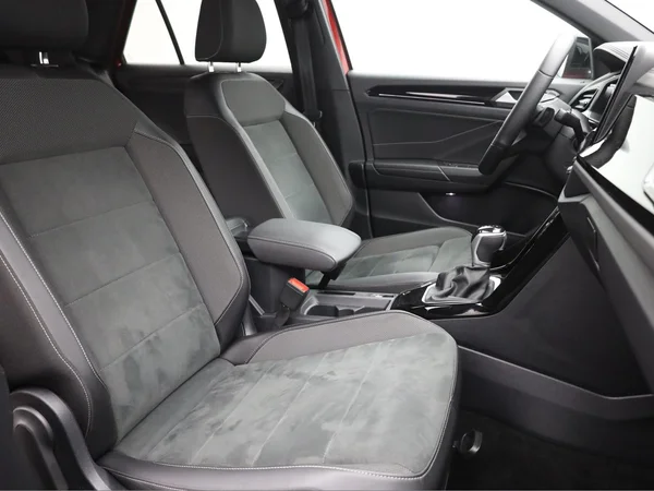 VOLKSWAGEN T-Roc (2022) — foto 18 van 23