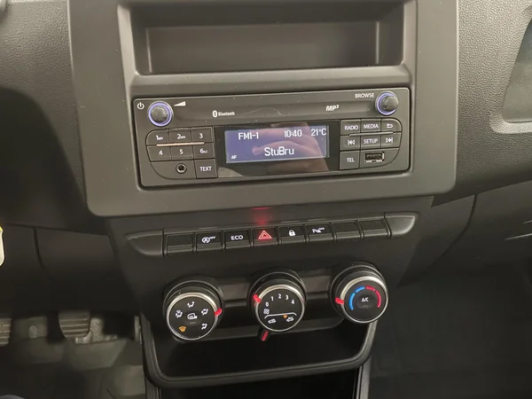 Renault Express (2023) — foto 4 van 19