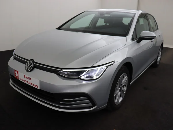 VOLKSWAGEN Golf (2024) — foto 21 van 28