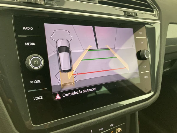 VOLKSWAGEN Tiguan (2022) — foto 22 van 36