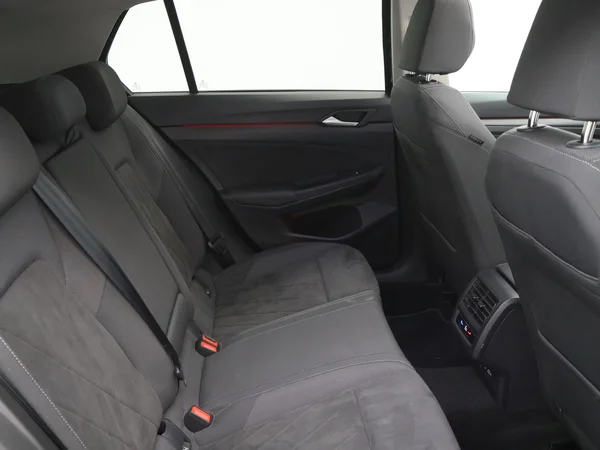 VOLKSWAGEN Golf VIII eHybrid (PHEV) (2024) — foto 3 van 23