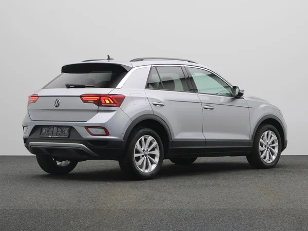 VOLKSWAGEN T-Roc (2024) — foto 11 van 18