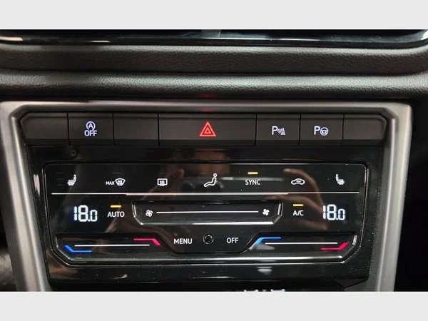 Volkswagen T-Roc (2024) — foto 20 van 28
