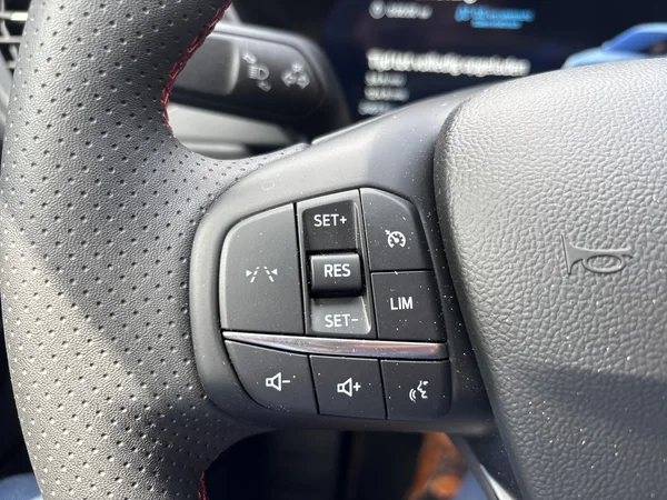 Ford Kuga (2025) — foto 3 van 20