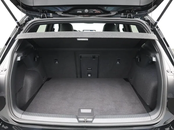 VOLKSWAGEN Golf VIII (2025) — foto 2 van 22
