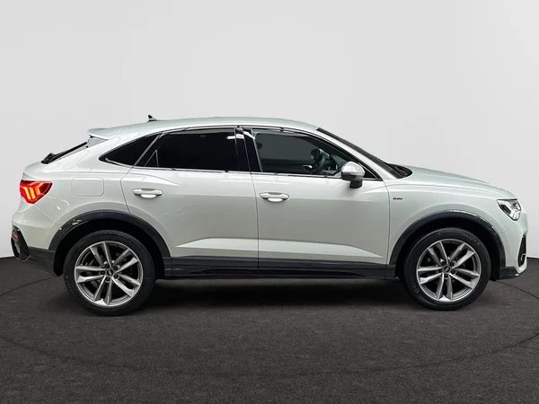 AUDI Q3 Sportback (2024) — foto 11 van 20
