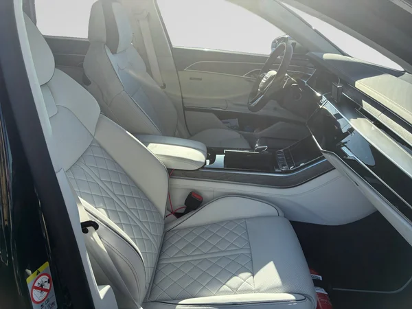 AUDI S8 (2025) — foto 3 van 24
