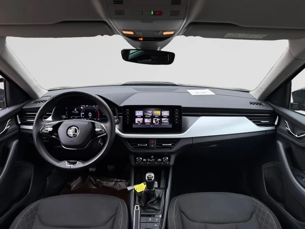 SKODA Kamiq (2023) — foto 9 van 13