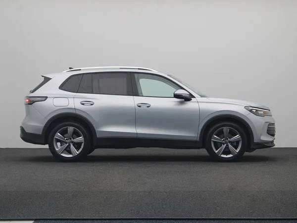 VOLKSWAGEN Tiguan (2024) — foto 21 van 23