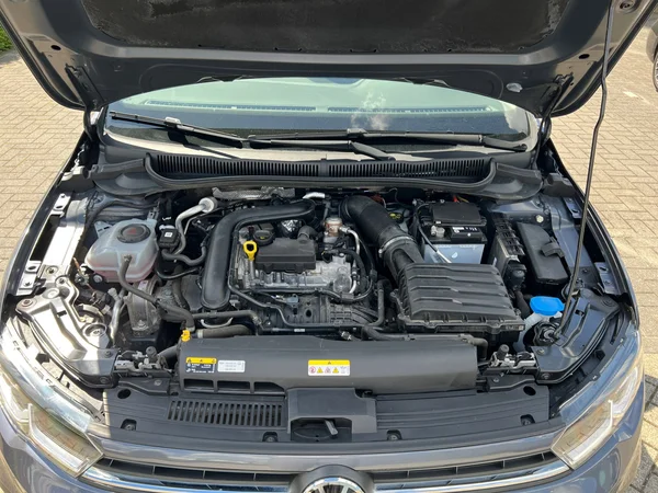 VOLKSWAGEN Polo (2023) — foto 15 van 24