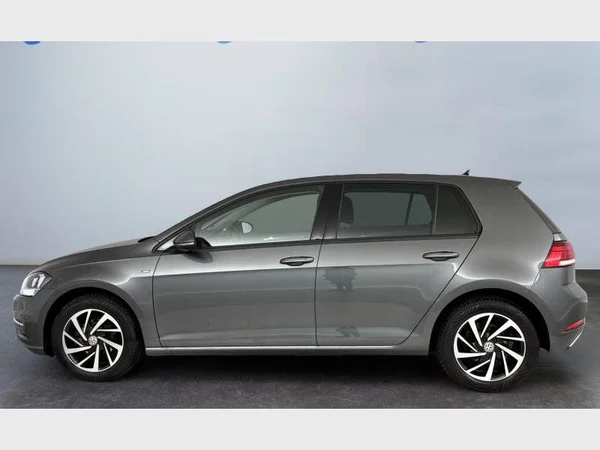 VOLKSWAGEN Golf VII (2019) — foto 29 van 31