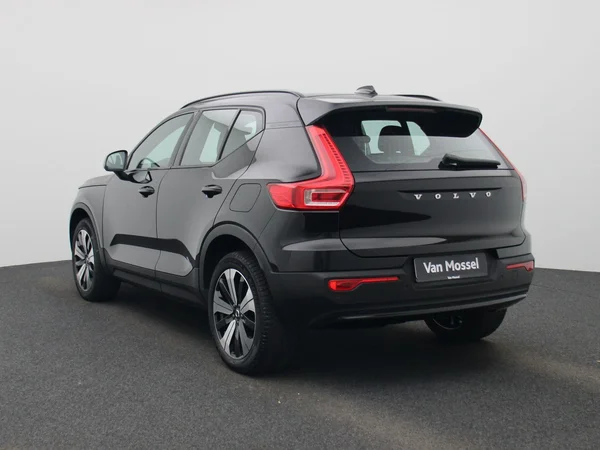 Volvo XC40 (2023) — foto 12 van 45