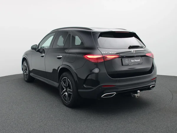 Mercedes-Benz GLC (2024) — foto 12 van 36