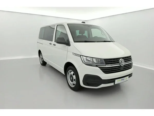 VOLKSWAGEN Multivan T6.1 (2022) — foto 18 van 26