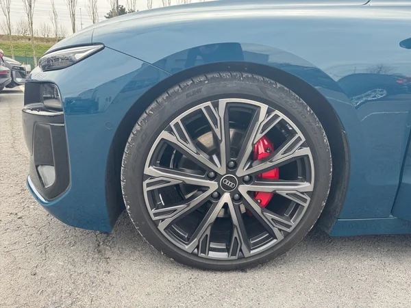 AUDI A6 Avant e-tron (2025) — foto 15 van 23