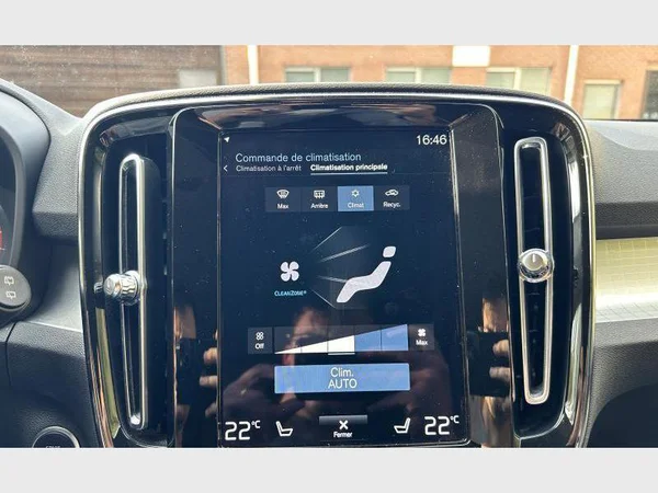 VOLVO XC40 (2022) — foto 9 van 28