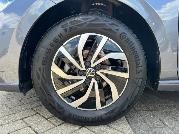 VOLKSWAGEN Polo (2023) — foto 16 van 24