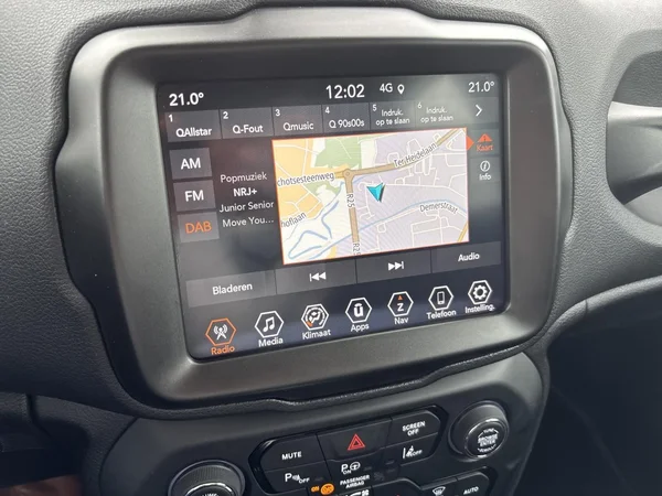 Jeep Renegade (2023) — foto 4 van 19