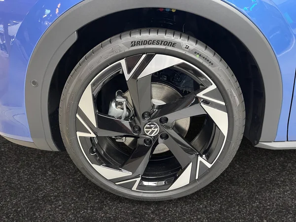 VOLKSWAGEN T-Roc (2025) — foto 3 van 12