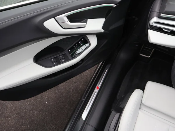 AUDI A5 Avant e-hybrid (PHEV) (2026) — foto 6 van 25
