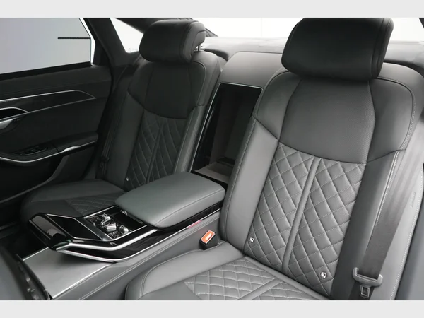 AUDI A8 Long PHEV (2024) — foto 15 van 43