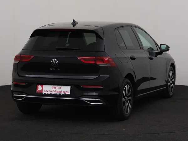 VOLKSWAGEN Golf (2022) — foto 22 van 28