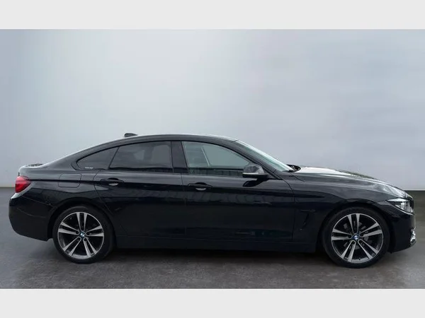 BMW 4 Gran Coupe (2020) — foto 23 van 28