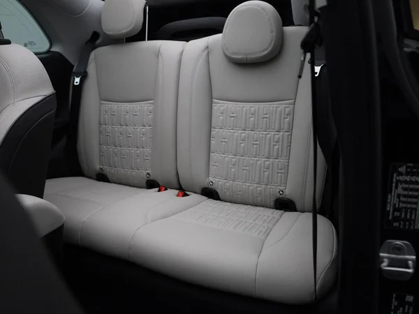 Fiat 500C (2023) — foto 4 van 40