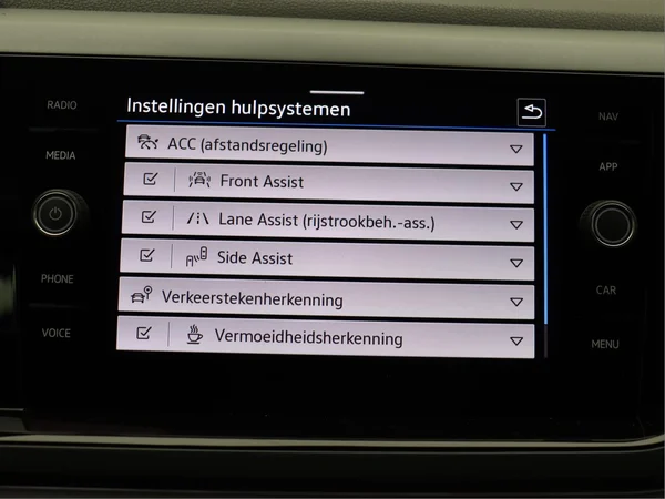 VOLKSWAGEN Taigo (2023) — foto 12 van 16