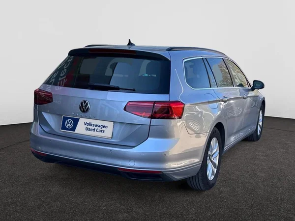 VOLKSWAGEN Passat SW (2024) — foto 6 van 13