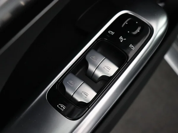 MERCEDES C 300 (2023) — foto 20 van 33
