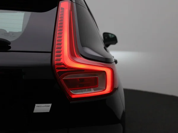 Volvo XC40 (2023) — foto 35 van 46