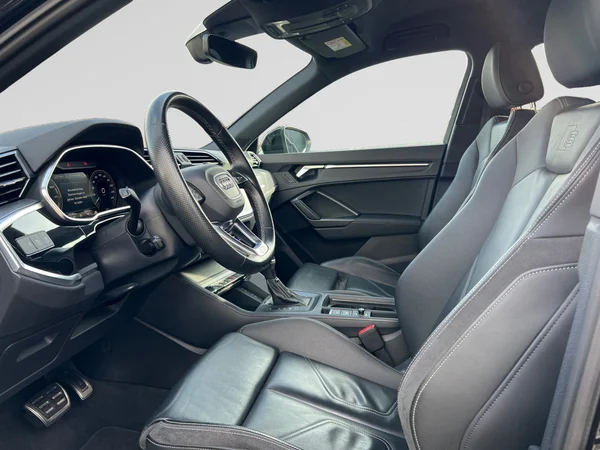 AUDI Q3 PHEV (2022) — foto 2 van 24