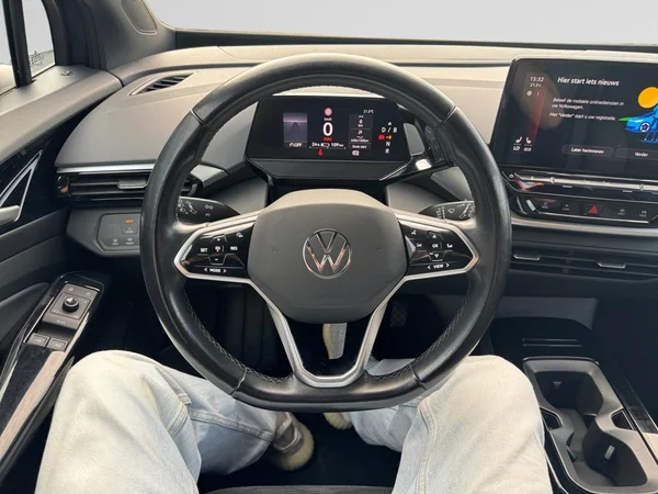 VOLKSWAGEN ID.4 (2022) — foto 13 van 16