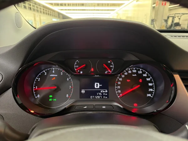 Opel Crossland (2022) — foto 8 van 30